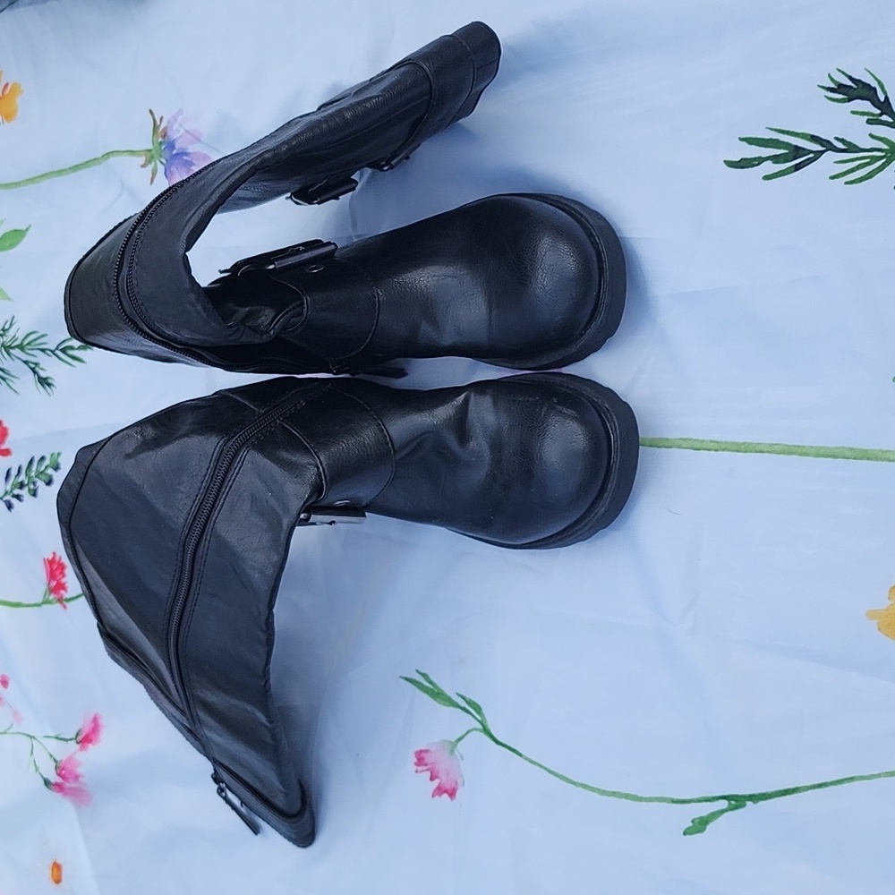 Black Leather Nine West Boot